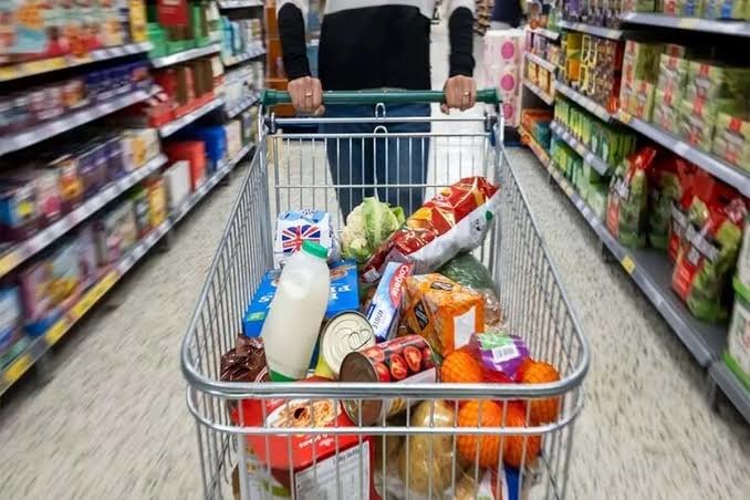 اطلاعیه شماره ۲ هلال احمر؛ آب، غذای خشک و دارو در دسترس بگذارید
