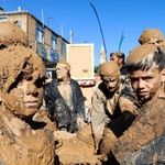 ببینید | آیین گِل مالی روز عاشورا در بِن چهارمحال
