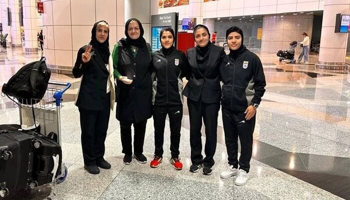 بازگشت دختران فوتبالیست به آغوش میهن