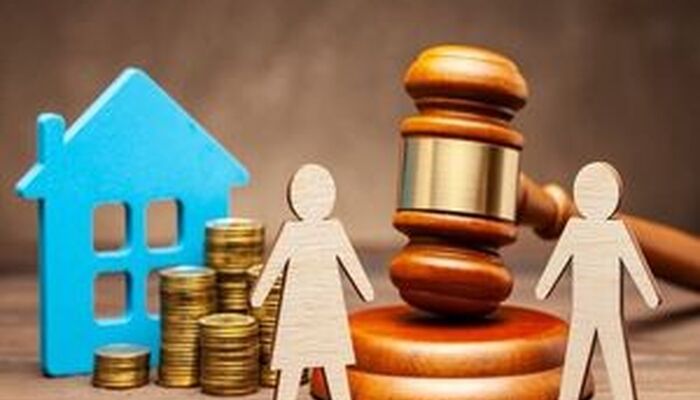 نفقه زوجه مجنون ناشزه به عهده کیست؟