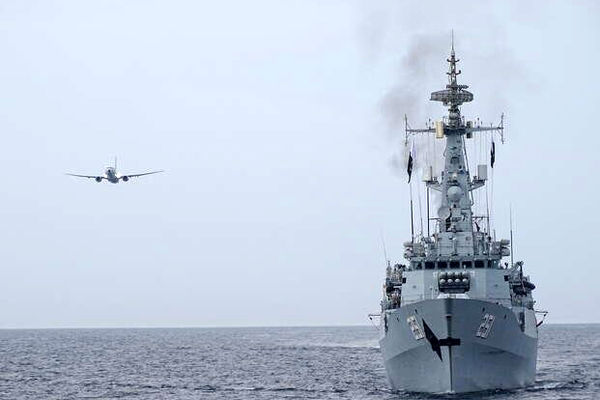 مذاکرات ژنو زیر سایه آرایش نظامی