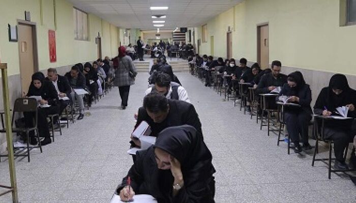 کانون وکلای خراسان به علت سه بار مردودی در اختبار، پروانه تعدادی از کارآموزان را باطل کرد. 