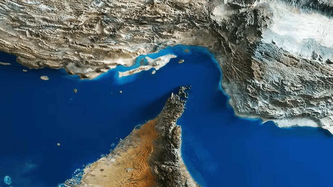 عبور ۲۴ کشتی از تنگه هرمز در شبانه روز اخیر