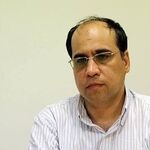 همه ما که نظام غربی نامتناسب با ایران را «مقدس» می‌دانستیم، باید «توبه» کنیم