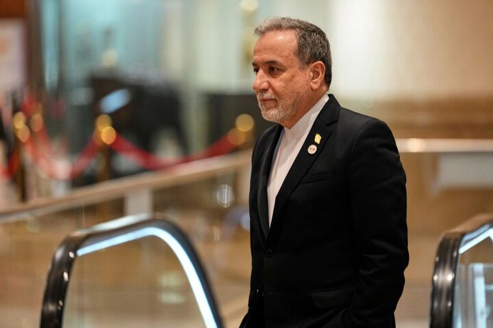 عراقچی: مطمئن باشید بازگشت به میدان جنگ با شگفتی‌های بسیار بیشتری همراه خواهد بود
