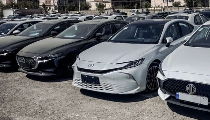 قیمت‌ خودروهای وارداتی‌ چقدر کاهش یافت؟