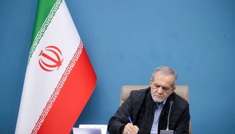 رئیس جمهوری در آستانه جنگ بر حفظ وحدت و تحمل تفاوت‌ها تأکید کرد
