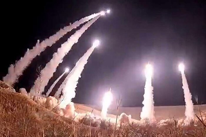 موج بیستم وعده صادق 4 با یاد شهدای ناوشکن دنا آغاز شد