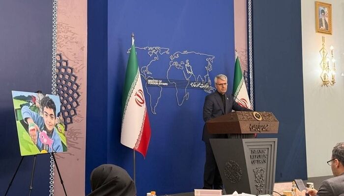 بقایی: محاصره دریایی و حمله به کشتی تجاری ایران نقض صریح آتش‌بس است