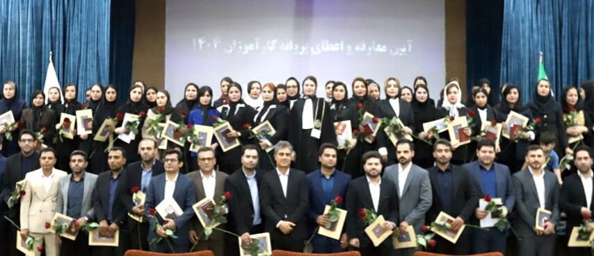 عدالت‌خواهی، صداقت، شجاعت در دفاع از حق و مسئولیت‌پذیری اجتماعی مهم‌ترین مؤلفه‌ هویت حرفه‌ای وکلا