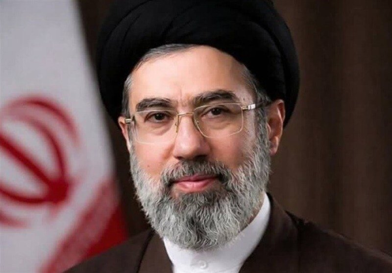  دستور رهبر معظم انقلاب اسلامی به ادامه خدمت منصوبان رهبر شهید بر اساس احکام و تدابیر سابق