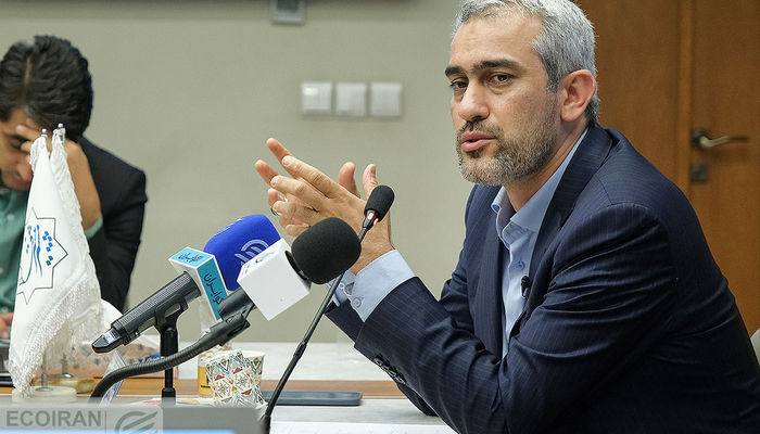 وزیر اقتصاد: بنگاه‌های اقتصادی بر اساس لیست بیمه، وام می‌گیرند