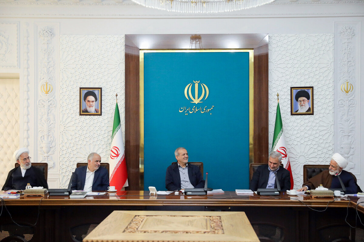 ماموریت رئیس‌جمهور به وزیر کشور برای  پیگیری وضعیت ایرانیان فاقد مدارک هویتی
