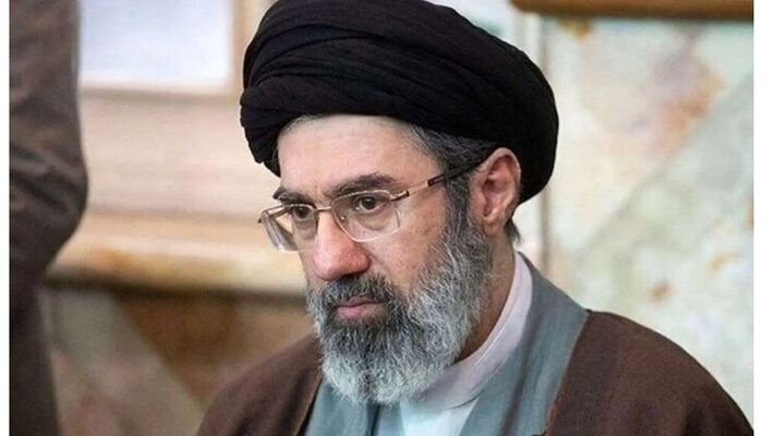 خبرگان رای دادند رهبری در نام خامنه‌ای ادامه یابد