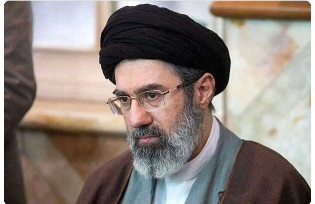خبرگان رای دادند رهبری در نام خامنه‌ای ادامه یابد
