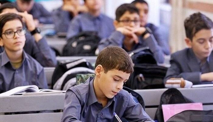کلاس بیش از ۳۵ نفر در مدارس ممنوع شد