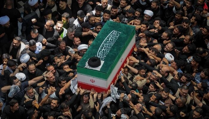 پیکر رهبر شهید انقلاب در جوار امام رضا(ع) به خاک سپرده شد