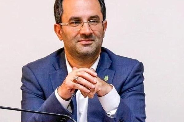 وکیل؛ مدافع حق یا مدافع دعوا؟