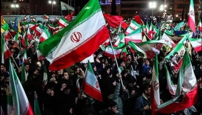 خبر کیهان درباره درگیری در تجمعات شبانه