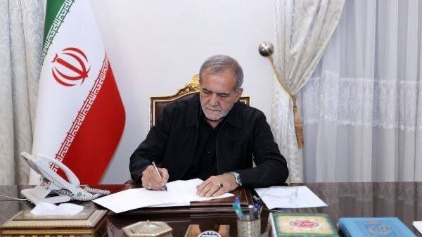پزشکیان: صیانت از آزادی‌های مشروع مردم از مطالبات جدی ملت بزرگ ایران است