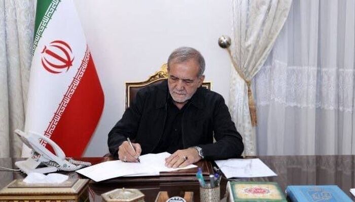پزشکیان: صیانت از آزادی‌های مشروع مردم از مطالبات جدی ملت بزرگ ایران است